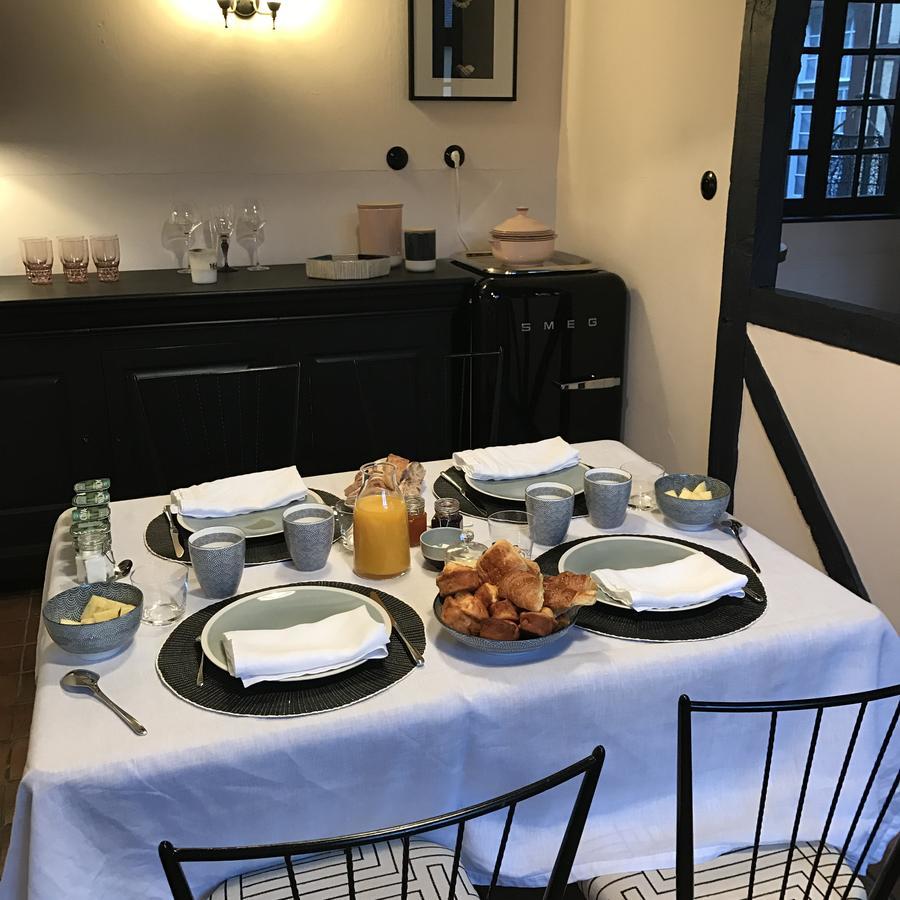 Marnie Et Mister H Bed & Breakfast Rennes Ngoại thất bức ảnh