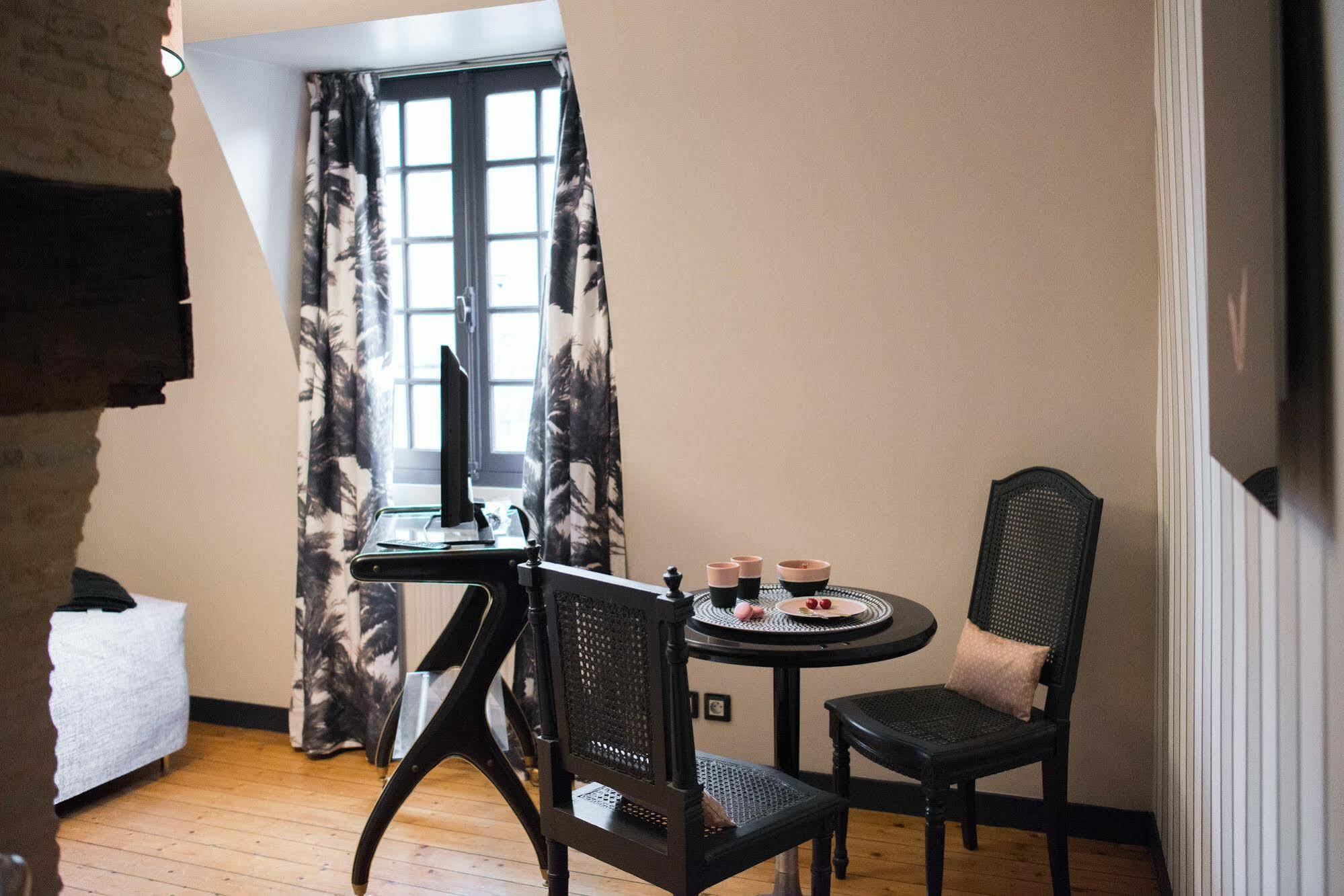 Marnie Et Mister H Bed & Breakfast Rennes Ngoại thất bức ảnh