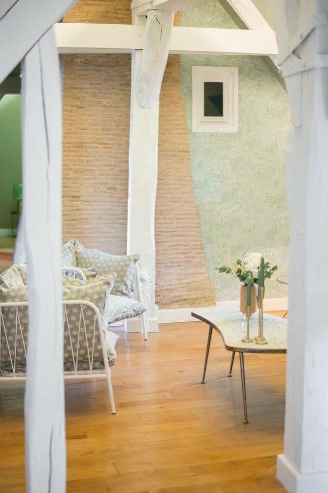Marnie Et Mister H Bed & Breakfast Rennes Ngoại thất bức ảnh