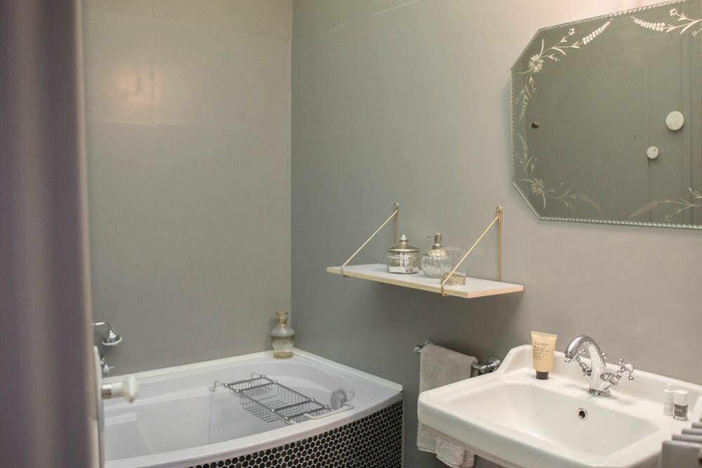 Marnie Et Mister H Bed & Breakfast Rennes Ngoại thất bức ảnh